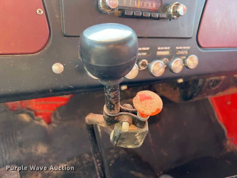 image for item NA9138 1976 International Loadstar 1600  grain truck