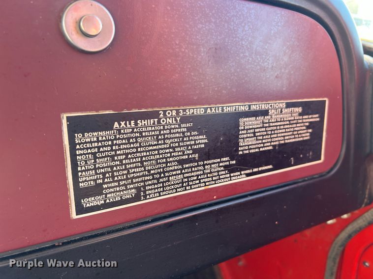 image for item NA9138 1976 International Loadstar 1600  grain truck