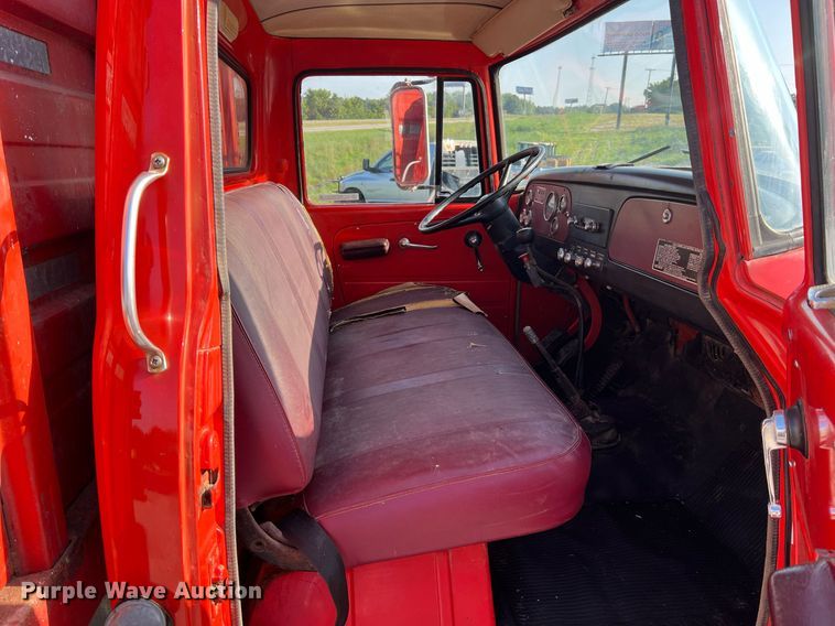 image for item NA9138 1976 International Loadstar 1600  grain truck