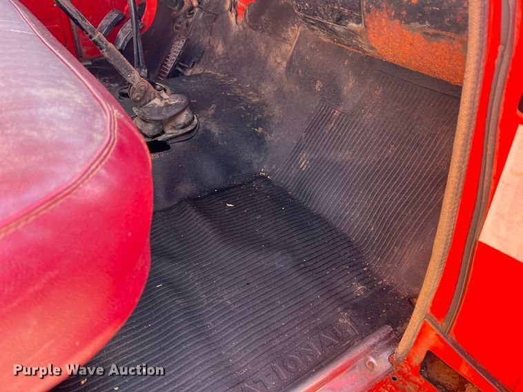 image for item NA9138 1976 International Loadstar 1600  grain truck