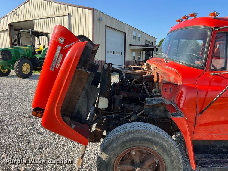 image for item NA9138 1976 International Loadstar 1600  grain truck