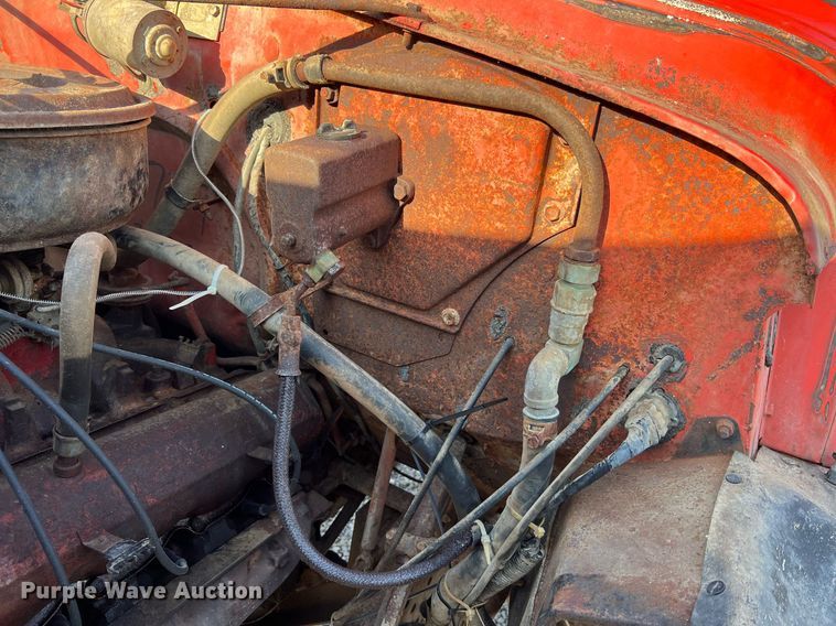 image for item NA9138 1976 International Loadstar 1600  grain truck