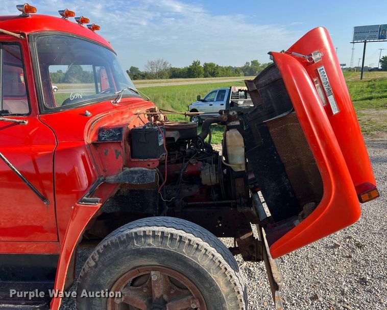 image for item NA9138 1976 International Loadstar 1600  grain truck