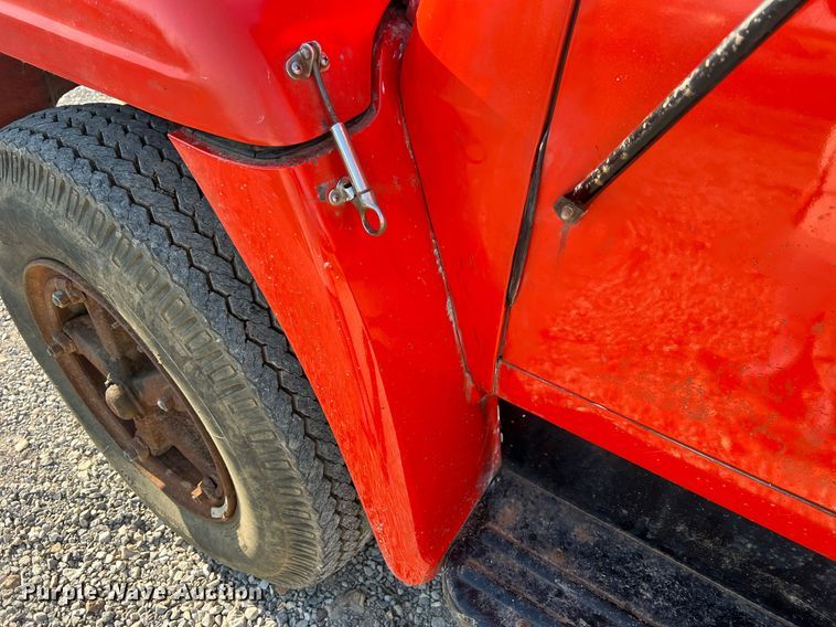 image for item NA9138 1976 International Loadstar 1600  grain truck