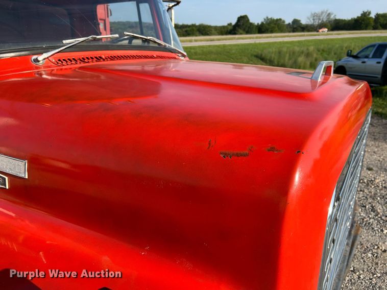 image for item NA9138 1976 International Loadstar 1600  grain truck