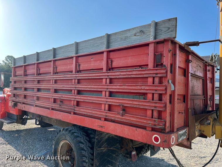 image for item NA9138 1976 International Loadstar 1600  grain truck