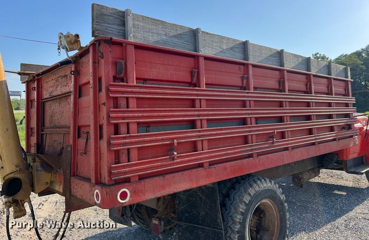 image for item NA9138 1976 International Loadstar 1600  grain truck