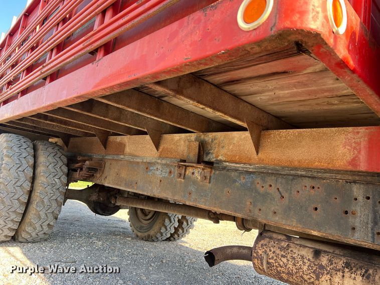 image for item NA9138 1976 International Loadstar 1600  grain truck