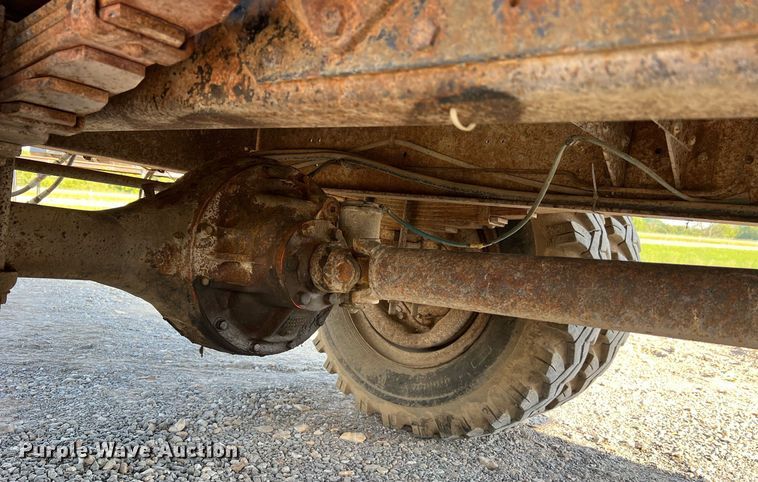 image for item NA9138 1976 International Loadstar 1600  grain truck