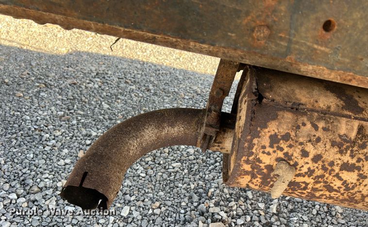 image for item NA9138 1976 International Loadstar 1600  grain truck