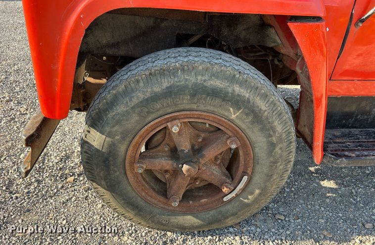 image for item NA9138 1976 International Loadstar 1600  grain truck