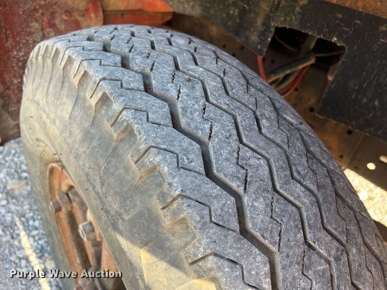 image for item NA9138 1976 International Loadstar 1600  grain truck