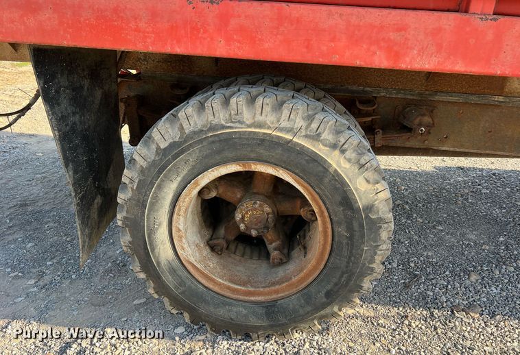 image for item NA9138 1976 International Loadstar 1600  grain truck