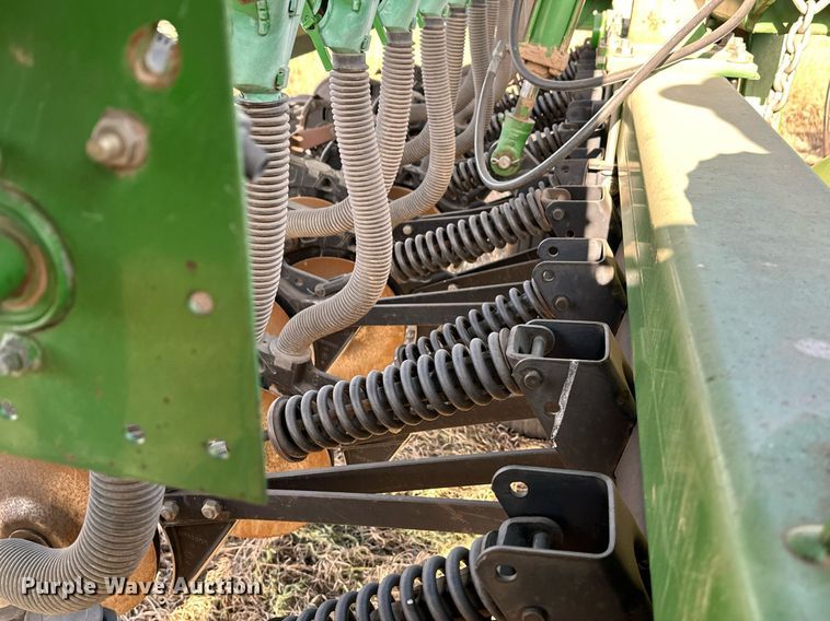 image for item NF9084 John Deere 455  grain drill