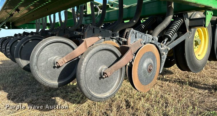 image for item NF9084 John Deere 455  grain drill