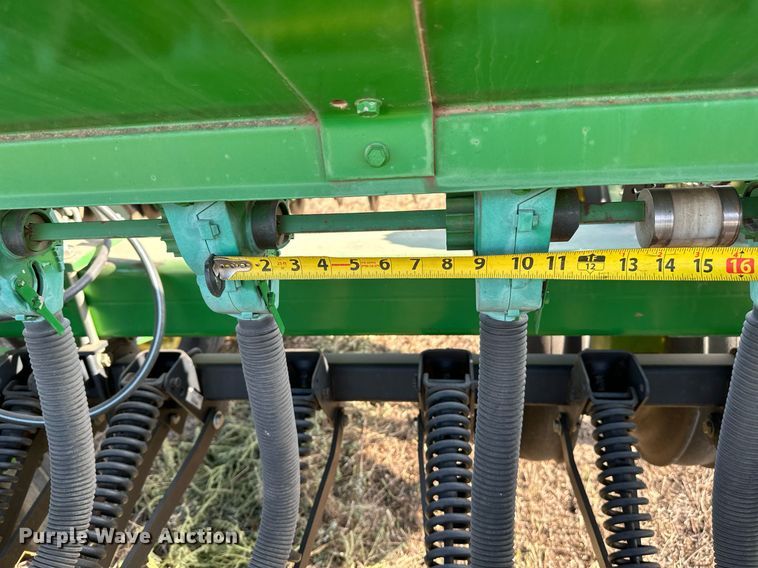 image for item NF9084 John Deere 455  grain drill