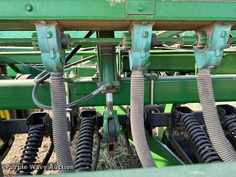 image for item NF9084 John Deere 455  grain drill