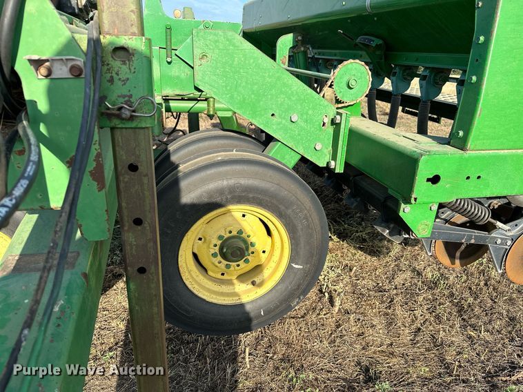 image for item NF9084 John Deere 455  grain drill