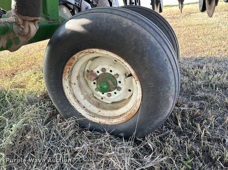 image for item NF9084 John Deere 455  grain drill