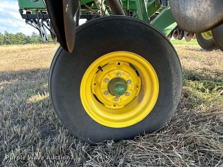 image for item NF9084 John Deere 455  grain drill