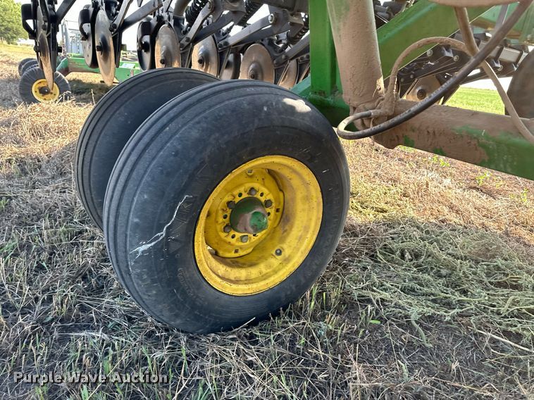 image for item NF9084 John Deere 455  grain drill