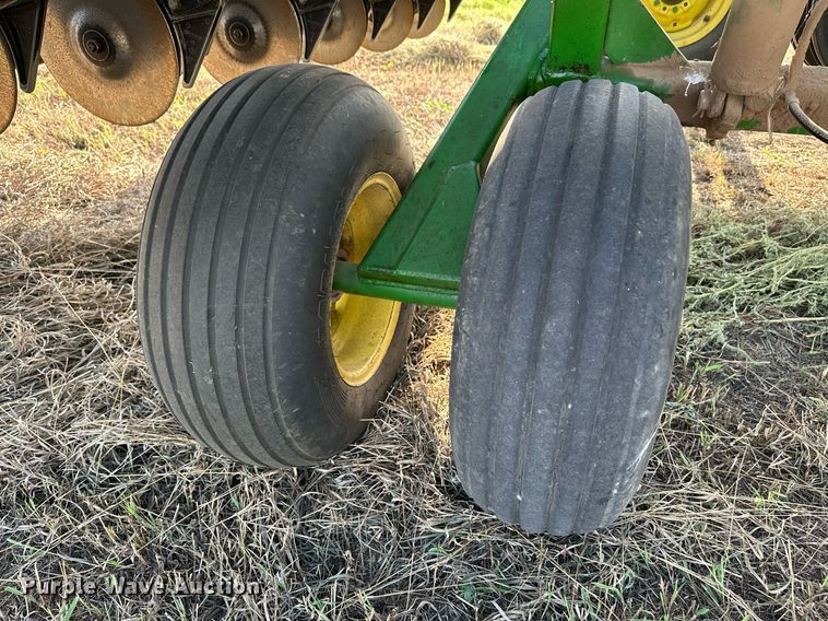 image for item NF9084 John Deere 455  grain drill