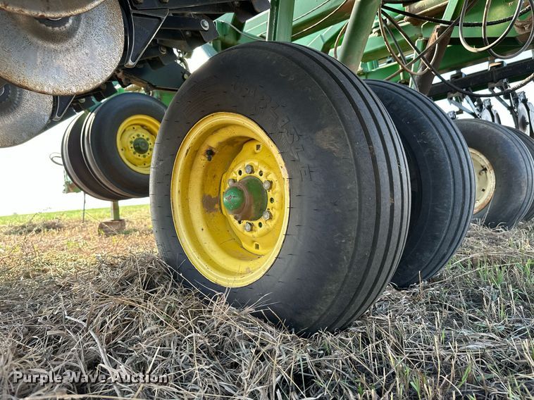 image for item NF9084 John Deere 455  grain drill