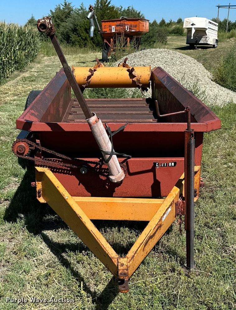 image for item NP9404 Kelly-Ryan  manure spreader