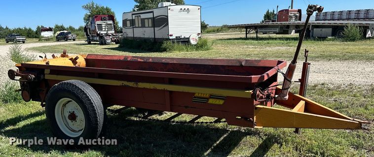image for item NP9404 Kelly-Ryan  manure spreader