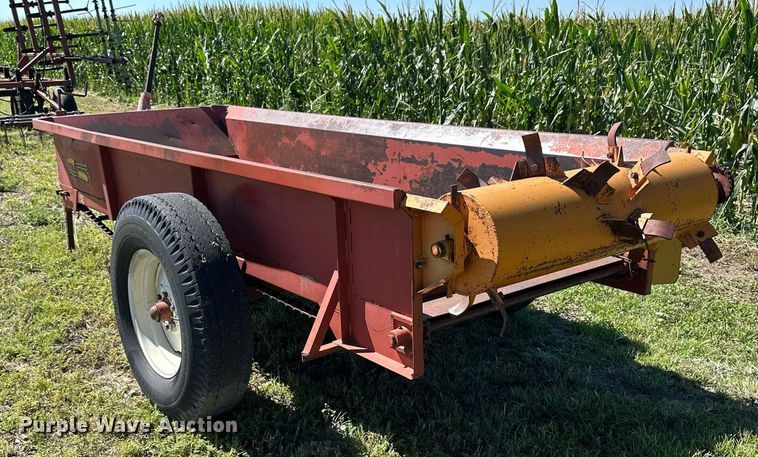 image for item NP9404 Kelly-Ryan  manure spreader
