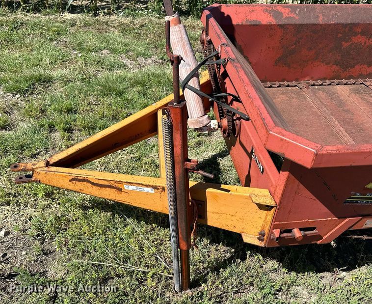 image for item NP9404 Kelly-Ryan  manure spreader