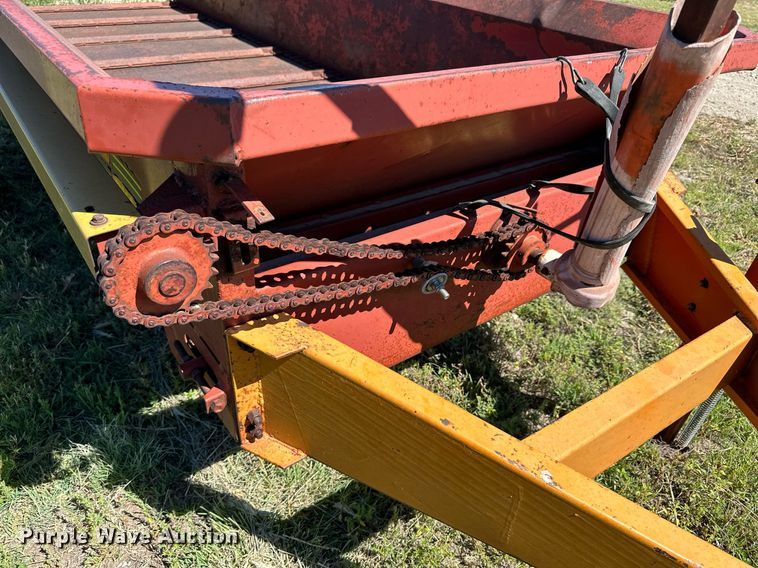 image for item NP9404 Kelly-Ryan  manure spreader