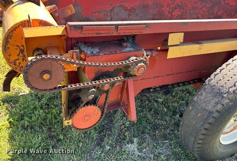 image for item NP9404 Kelly-Ryan  manure spreader