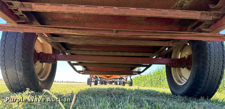 image for item NP9404 Kelly-Ryan  manure spreader