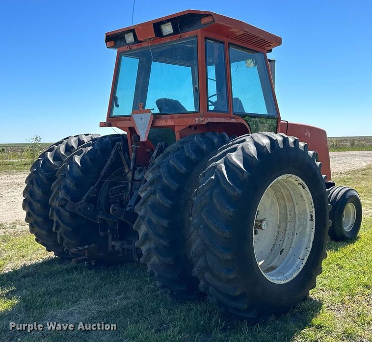 image for item NP9406 1982 Allis-Chalmers 8070  tractor