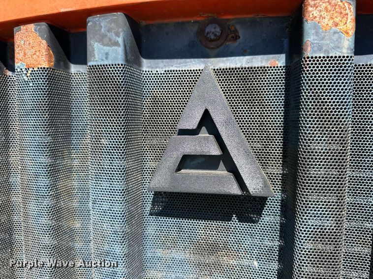 image for item NP9406 1982 Allis-Chalmers 8070  tractor