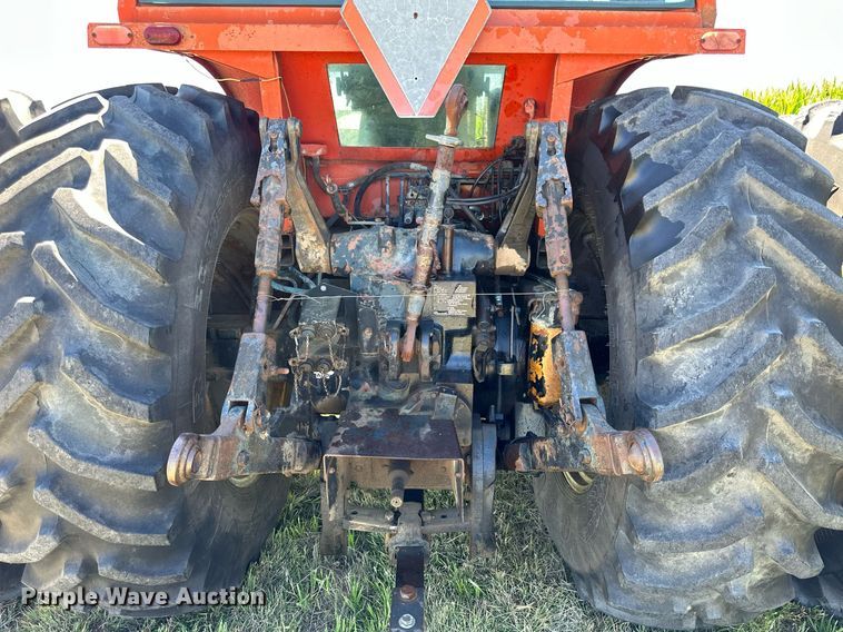 image for item NP9406 1982 Allis-Chalmers 8070  tractor
