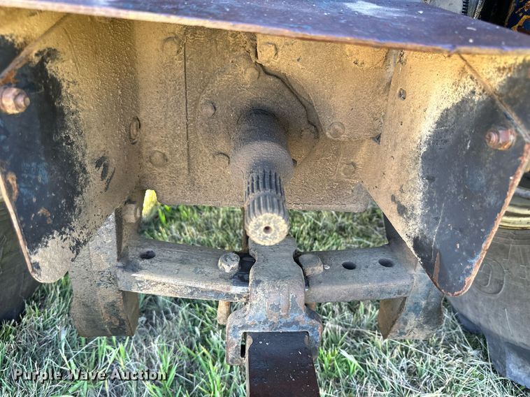 image for item NP9406 1982 Allis-Chalmers 8070  tractor