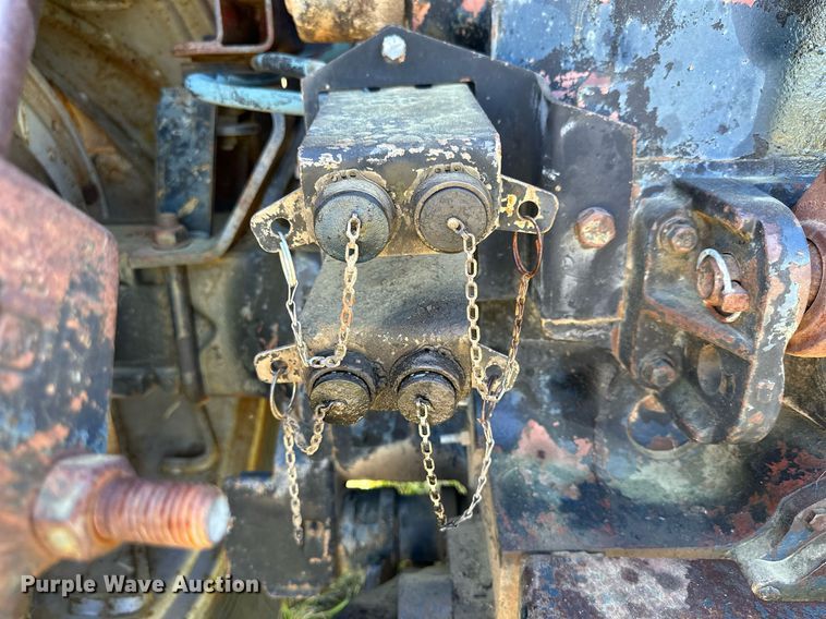 image for item NP9406 1982 Allis-Chalmers 8070  tractor