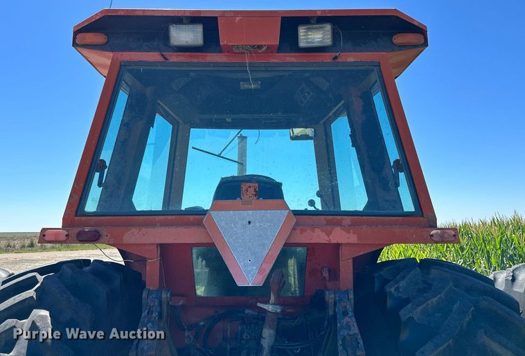 image for item NP9406 1982 Allis-Chalmers 8070  tractor