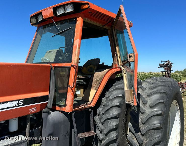 image for item NP9406 1982 Allis-Chalmers 8070  tractor