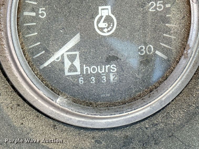 image for item NP9406 1982 Allis-Chalmers 8070  tractor