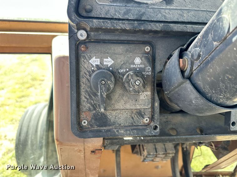 image for item NP9406 1982 Allis-Chalmers 8070  tractor