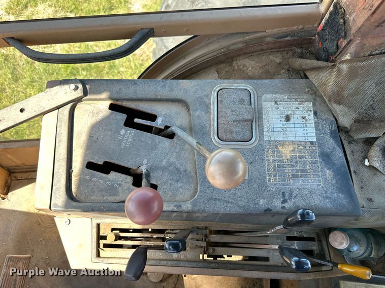 image for item NP9406 1982 Allis-Chalmers 8070  tractor