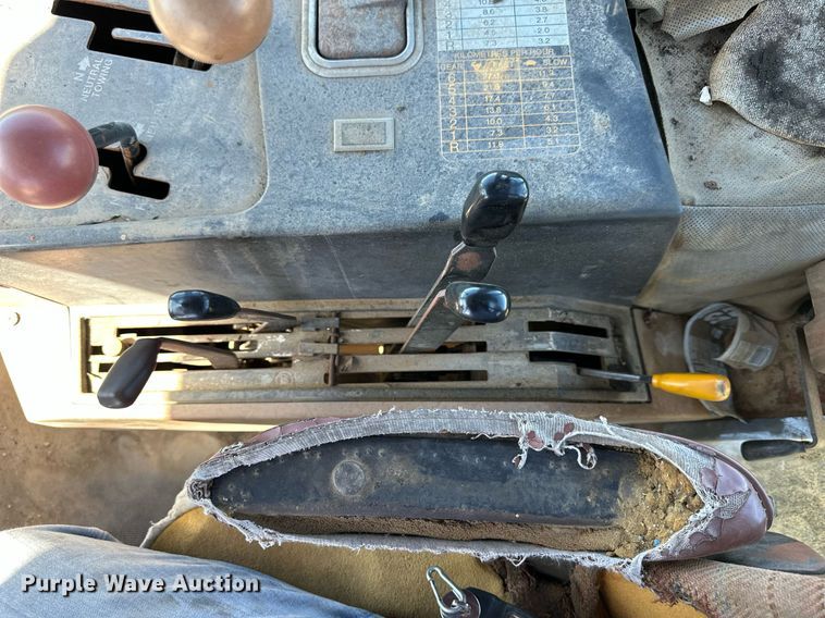 image for item NP9406 1982 Allis-Chalmers 8070  tractor