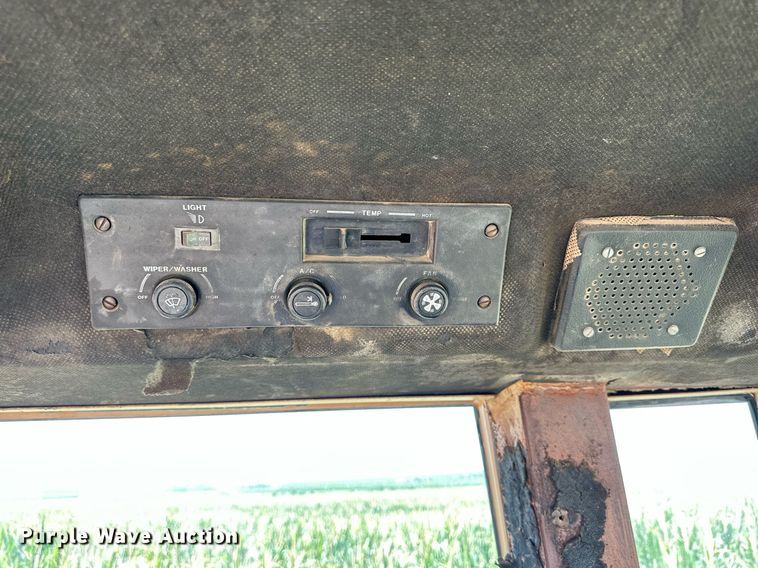 image for item NP9406 1982 Allis-Chalmers 8070  tractor