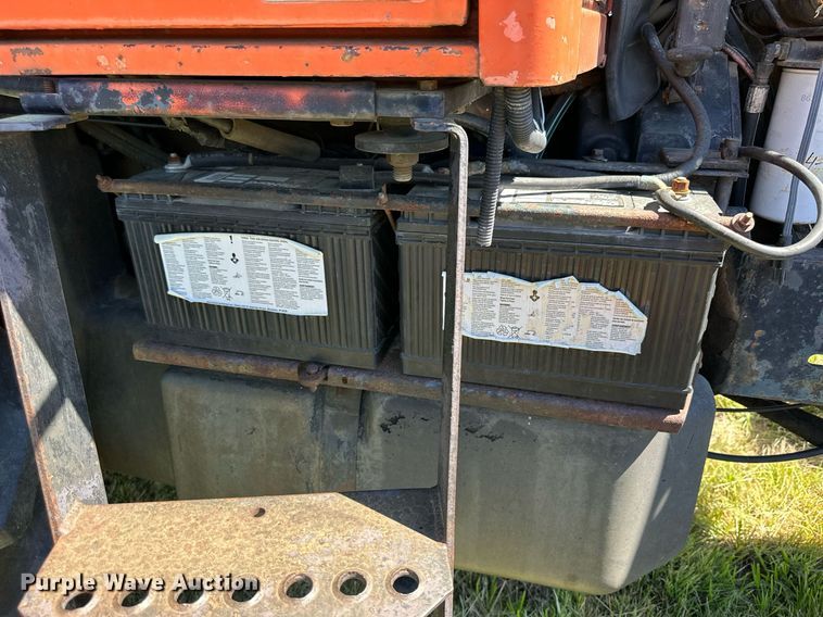 image for item NP9406 1982 Allis-Chalmers 8070  tractor