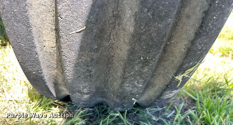 image for item NP9406 1982 Allis-Chalmers 8070  tractor