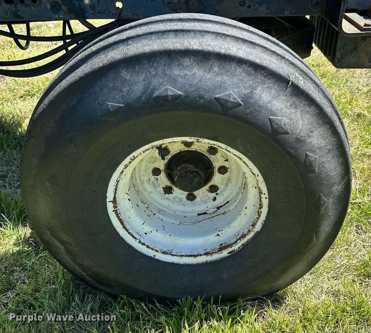 image for item NP9406 1982 Allis-Chalmers 8070  tractor