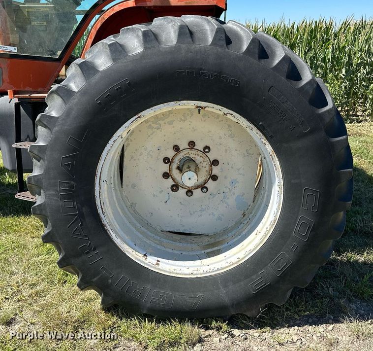 image for item NP9406 1982 Allis-Chalmers 8070  tractor